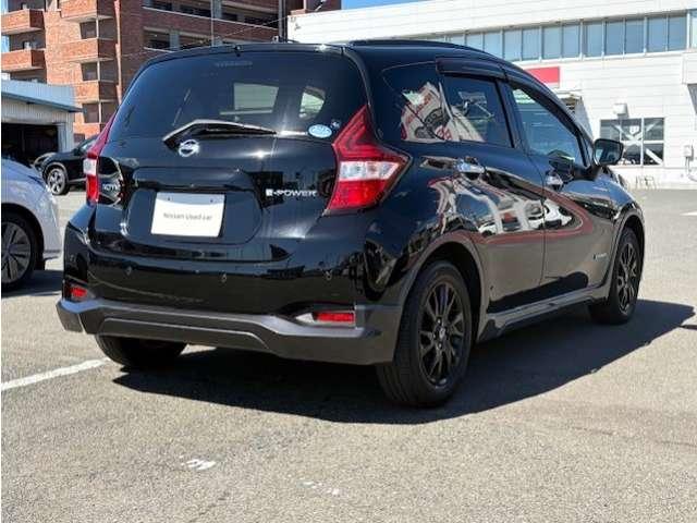 ノート １．２　ｅ－ＰＯＷＥＲ　Ｘ　ＦＯＵＲ　シーギア　４ＷＤ　／純正ナビ／衝突軽減ブレーキ／アラウンドビ（2枚目）