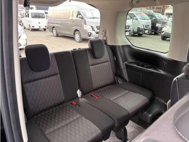 セレナ ハイウェイスターＶ　２．０　ハイウェイスター　Ｖ　４ＷＤ　／純正ナビ／リヤモニター／ドライブレコーダ（12枚目）