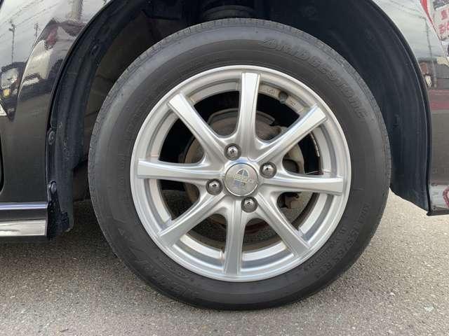 Ｎ－ＢＯＸカスタム Ｇ・Ｌパッケージ　６６０　カスタムＧ　Ｌパッケージ　／ナビ／ＥＴＣ／助手席側オートスライドドア／横（7枚目）