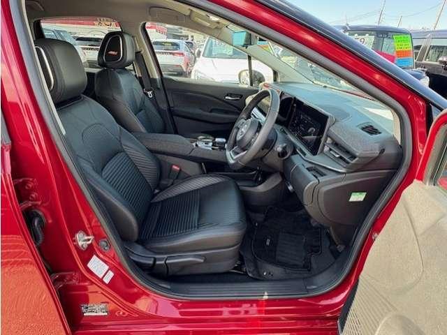 オーラ 1.2 G FOUR レザーエディション 4WD /BOSEサウンドシステム/レザーシート/NISSA(13枚目)