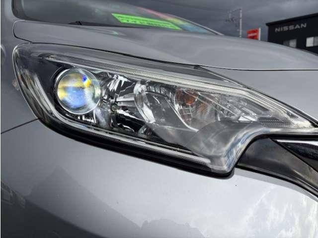 【ライトランプ】暗い夜道やトンネル内など明るい光で照らして運転をサポート。危険な暗所もこれで安心！