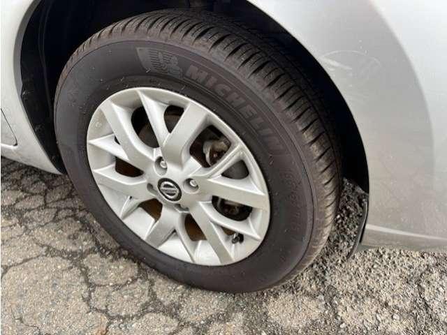 フロントタイヤ