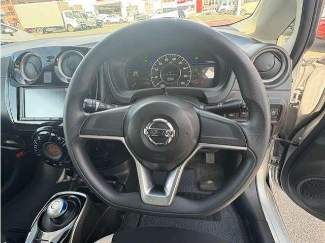 ノート 1.2 e-POWER B FOUR 4WD /ナビ/バックカメラ/衝突被害軽減ブレーキ/(7枚目)