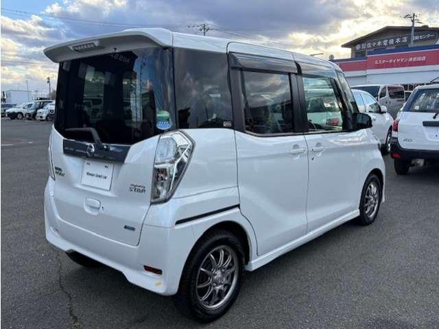 デイズルークス ６６０　ハイウェイスターＸ　Ｖセレクション　４ＷＤ　／ナビ／純正アルミホイール＋夏タイヤ有り／地（2枚目）