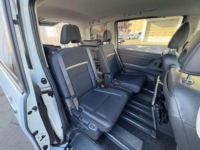 セレナ ハイウェイスターＶ　Ｖセレクション　２．０　ハイウェイスターＶ　Ｖセレクション　４ＷＤ　／両側オートスライドドア／ＥＴＣ２．０／（18枚目）