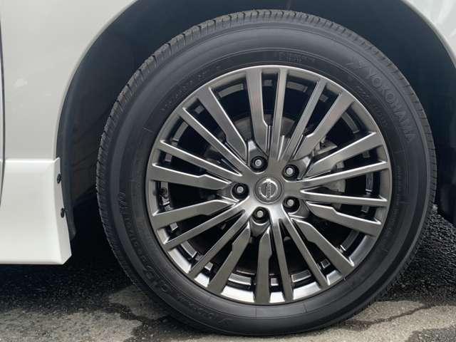 エルグランド ２．５　２５０ハイウェイスターＳ　アーバンクロム　４ＷＤ（5枚目）