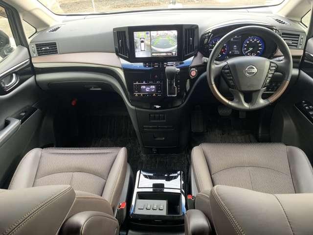 エルグランド ２．５　２５０ハイウェイスターＳ　アーバンクロム　４ＷＤ（6枚目）