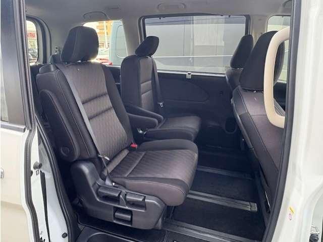 セレナ e-パワー ハイウェイスターV /社外ナビ/360°カメラ/両側オートスライド(10枚目)