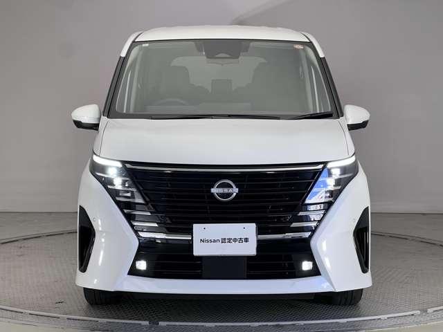 セレナ 1.4 e-POWER ハイウェイスターV 後席モニター ワイヤレス充電 ETC(4枚目)