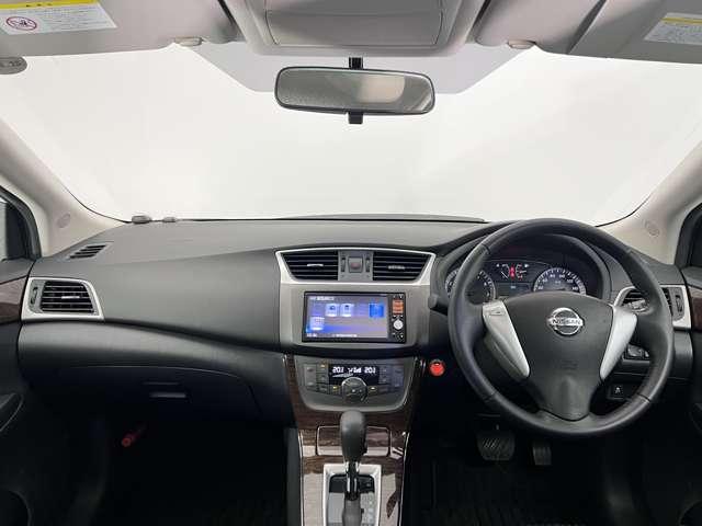 車内はルームクリーニングを実施済みです！綺麗な状態ですので、お気軽にご来店くださいね！