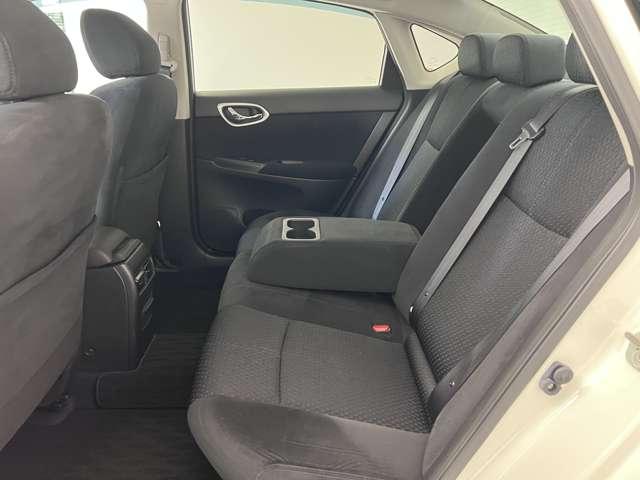 車内はルームクリーニングを実施済みです！綺麗な状態ですので、お気軽にご来店くださいね！