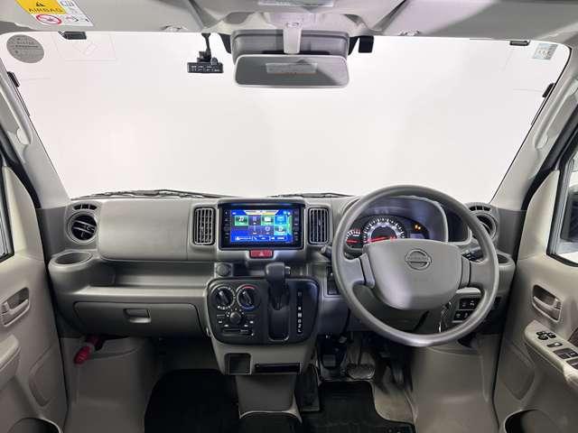 車内はルームクリーニングを実施済みです！綺麗な状態ですので、お気軽にご来店くださいね！