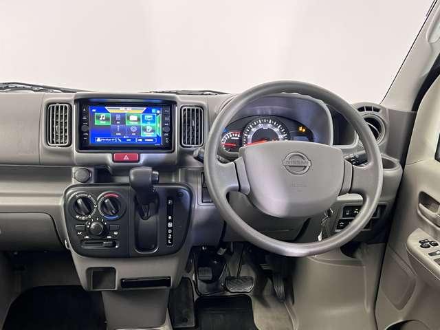 車内はルームクリーニングを実施済みです！綺麗な状態ですので、お気軽にご来店くださいね！