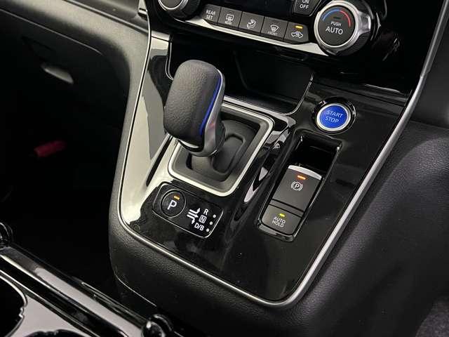 セレナ 1.2 e-POWER ハイウェイスター V アーバンクロム(10枚目)