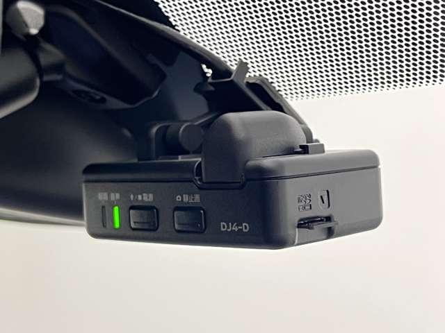 �h���C�u���R�[�_�[�̉f���̓i�r��ʂŊm�F���ł��܂��B