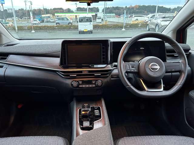 オーラ １．２　Ｇ　ＦＯＵＲ　４ＷＤ　ワンオーナー車　エマブレ　ＬＤＷ　記録簿　盗難防止システム　オートエアコン　スマートキー　バックカメラ　アルミホイール　４ＷＤ　ＥＴＣ車載器　ナビＴＶ　メモリーナビ　ドライブレコーダー　寒冷地仕様（4枚目）