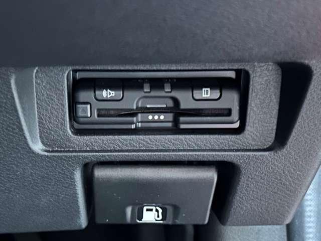 オーラ １．２　Ｇ　ＦＯＵＲ　４ＷＤ　ワンオーナー車　エマブレ　ＬＤＷ　記録簿　盗難防止システム　オートエアコン　スマートキー　バックカメラ　アルミホイール　４ＷＤ　ＥＴＣ車載器　ナビＴＶ　メモリーナビ　ドライブレコーダー　寒冷地仕様（14枚目）