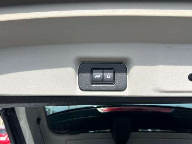 リモコンオートバックドアは運転席スイッチ・インテリジェントキーのスイッチ・バックドアインナースイッチ操作が可能　ガレージモード：オート作動時にバックドアを途中までしか開かなくすることができます。