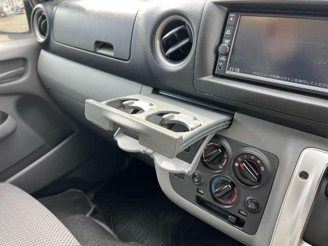NV350キャラバンバン 2.5 DX ロングボディ ディーゼルターボ 4WD バックカメラ ETC レンタカーアップ Bカメ オートエアコン 点検記録簿付 盗難防止システム キーフリーシステム パワーステ エアバッグ パートタイム4WD ABS ETC パワーウィンド 衝突軽減システム(13枚目)