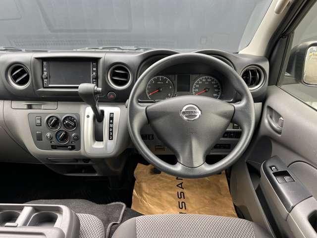 NV350キャラバンバン 2.5 DX ロングボディ ディーゼルターボ 4WD バックカメラ ETC レンタカーアップ Bカメ オートエアコン 点検記録簿付 盗難防止システム キーフリーシステム パワーステ エアバッグ パートタイム4WD ABS ETC パワーウィンド 衝突軽減システム(14枚目)