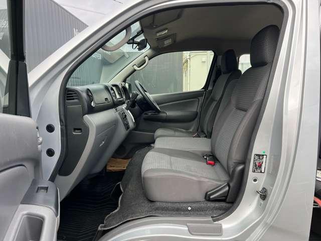 NV350キャラバンバン 2.5 DX ロングボディ ディーゼルターボ 4WD バックカメラ ETC レンタカーアップ Bカメ オートエアコン 点検記録簿付 盗難防止システム キーフリーシステム パワーステ エアバッグ パートタイム4WD ABS ETC パワーウィンド 衝突軽減システム(18枚目)
