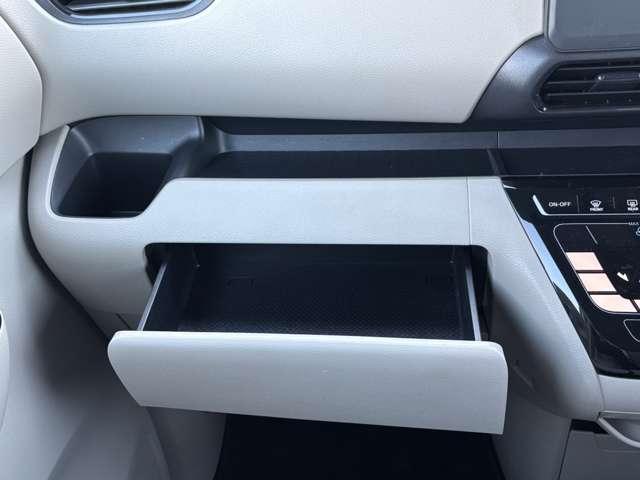 ����ȃO���[�u�{�b�N�X��Ɏ��[�t���I������������̂ɂƂĂ��֗��ł��I