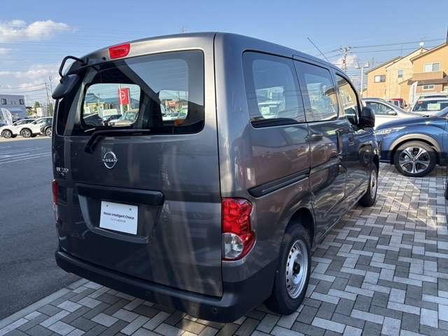 ＮＶ２００バネットバン １．６　ＤＸ　登録済未使用車　オーディオレス車（2枚目）
