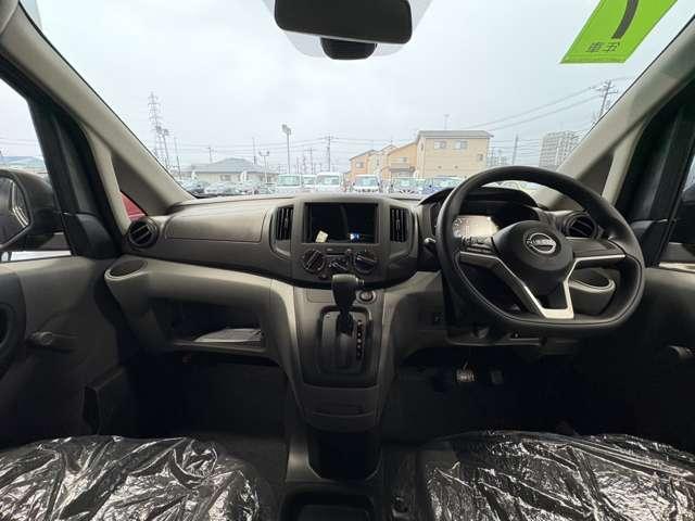 ＮＶ２００バネットバン １．６　ＤＸ　登録済未使用車　オーディオレス車（3枚目）