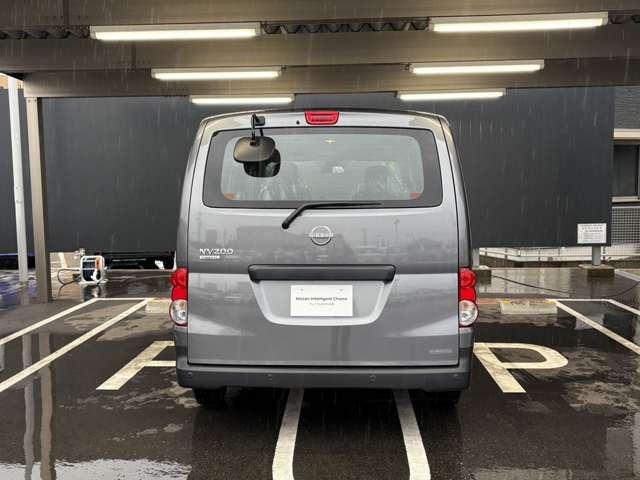 ＮＶ２００バネットバン １．６　ＤＸ　登録済未使用車　オーディオレス車（7枚目）