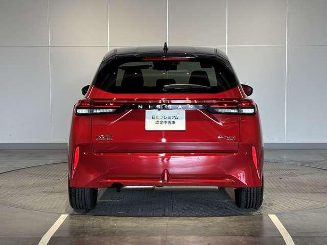 オーラ 1.2 G FOUR レザーエディション 4WD 当社試乗車 9インチ純正メモリーナビ(7枚目)