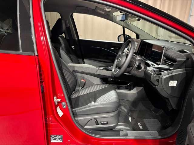 オーラ 1.2 G FOUR レザーエディション 4WD 当社試乗車 9インチ純正メモリーナビ(8枚目)