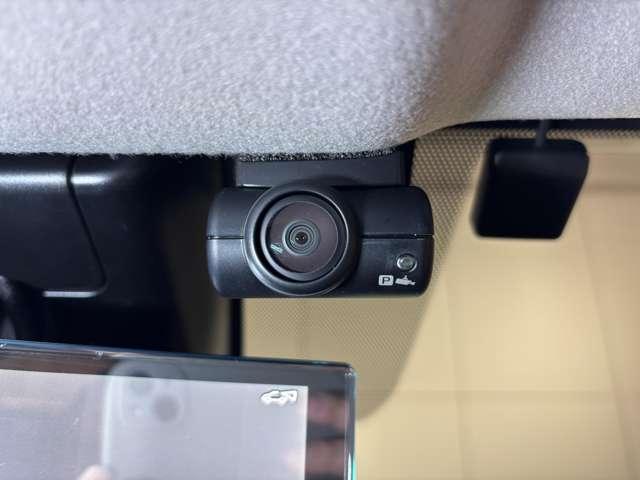 オーラ 1.2 G FOUR レザーエディション 4WD 当社試乗車 9インチ純正メモリーナビ(14枚目)