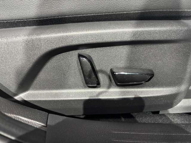 オーラ 1.2 G FOUR レザーエディション 4WD 当社試乗車 9インチ純正メモリーナビ(16枚目)