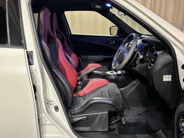 ジューク １．６　ＮＩＳＭＯ　ＲＳ　４ＷＤ　レカロシート　純正メモリーナビ（8枚目）