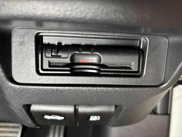 ジューク １．６　ＮＩＳＭＯ　ＲＳ　４ＷＤ　レカロシート　純正メモリーナビ（16枚目）