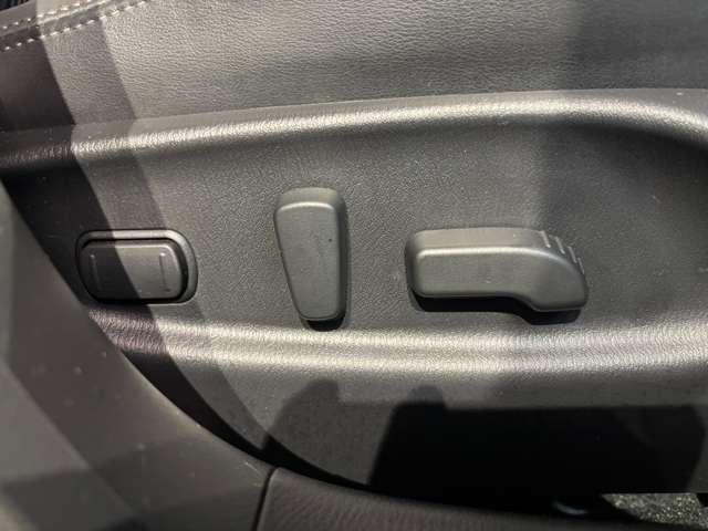 フーガ 3.7 370GT FOUR 4WD メーカーナビ(14枚目)