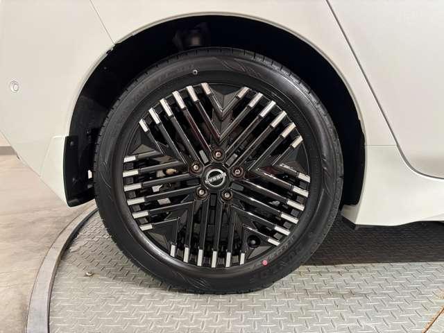 リーフ ｅ＋　Ｇ　９インチメーカーナビ　プロパイロット（18枚目）