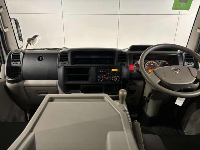 アトラストラック ２．０　スーパーロー　５ＭＴ　純正ラジオ　社外ドラレコ（3枚目）