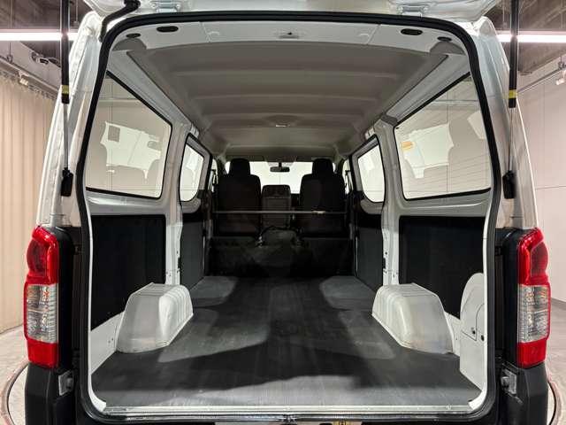 ＮＶ３５０キャラバンバン ２．５　ＤＸ　ロングボディ　ディーゼルターボ　４ＷＤ　純正ラジオ　衝突軽減ブレーキ　ＶＤＣ（9枚目）