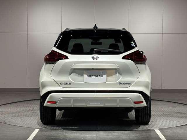 �O�E����Ɏԗ���ǂȂǂ̏�Q��������ꍇ�A�N���}���둀����@�m���āA�Փ˂𖢑R�ɖh���܂��B