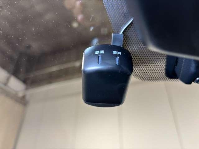 �����O��h���C�u���R�[�_�[�t���ł��􎖌̎��̉f�����L�^���܂��B