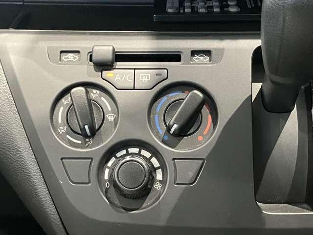 デイズ 660 S CDチューナー アイドリングストップ USB 運転席エアバッグ i-STOP 1オーナ 助手席エアバッグ 記録簿有り エアコン PW PS ABS サポカー(6枚目)