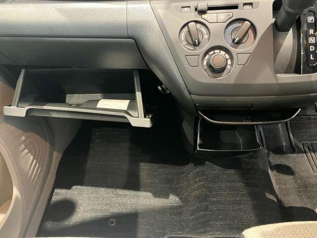 デイズ 660 S CDチューナー アイドリングストップ USB 運転席エアバッグ i-STOP 1オーナ 助手席エアバッグ 記録簿有り エアコン PW PS ABS サポカー(10枚目)