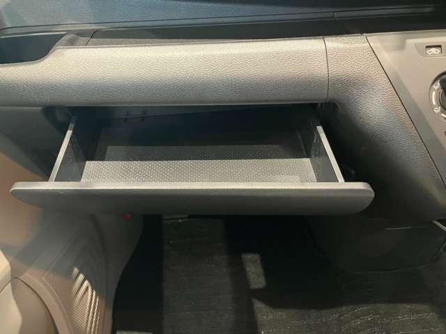 デイズ 660 S CDチューナー アイドリングストップ USB 運転席エアバッグ i-STOP 1オーナ 助手席エアバッグ 記録簿有り エアコン PW PS ABS サポカー(11枚目)