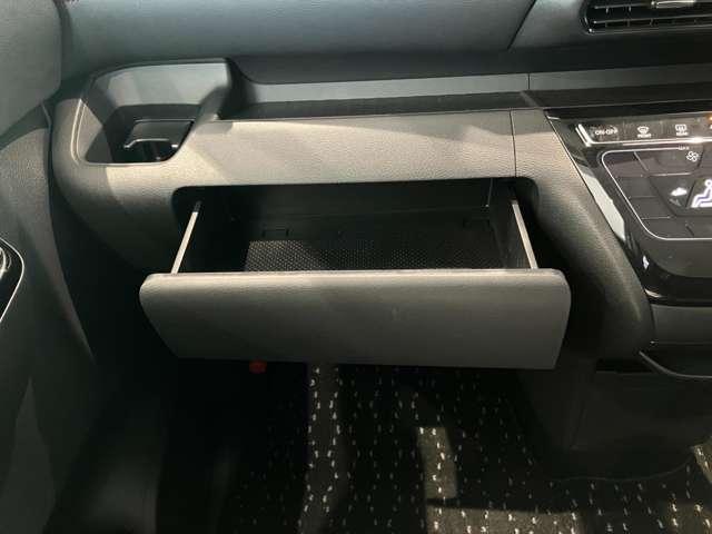 ルークス 660 ハイウェイスターGターボ 元サービス代車 片側オートS アラビュー 助手席エアバッグ アイドリングストップ機能 インテリキ- 1オーナー レーンキープ 禁煙車 LEDヘッドランプ 点検記録簿 バックモニター キーフリー ABS パワーステアリング ナビTV ワンセグ(18枚目)