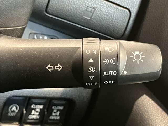 オートライト装着なのでトンネルの多い道でも楽々！ヘッドライトの消し忘れもありません。早めの点灯で事故の抑止にも役立ちます。