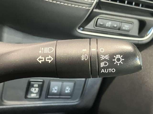 セレナ ２．０　ハイウェイスター　ＬＥＤ　両側オートＳ　アラビュー　後席モニター　スマートキー＆プッシュスタート　メモリーナビゲーション　１オーナー　ＬＥＤ　キーレス　ナビＴＶ　点検記録簿　ＥＴＣ車載器　ダブルエアバック　ワンセグテレビ　アルミホイル　ＡＢＳ　ドライブレコーダー（10枚目）