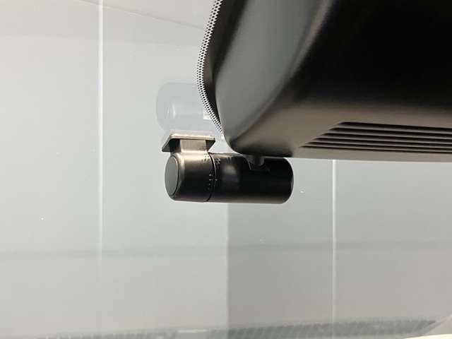 ノート １．２　Ｘ　元試乗車　アラビュー　プロパイロット　ＥＴＣ　リアカメラ　衝突被害軽減ブレ－キ　全方位カメラ　ＥＴＣ付　アルミ　禁煙車　ＬＥＤヘッドライト　レーダークルーズ　レーンアシスト　インテリジェントキー　ワンオーナー　ドラレコ　整備記録簿　ワンセグＴＶ（16枚目）