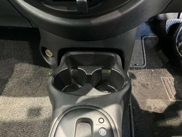 マーチ 1.2 S エマージェンシーブレーキ CDチューナー メンテナンスノート 衝突軽減ブレーキ レーンキープアシスト 1オーナ- 運転席助手席エアバック キーレス パワーウインド オートエアコン PS 運転席エアバッグ ABS(9枚目)