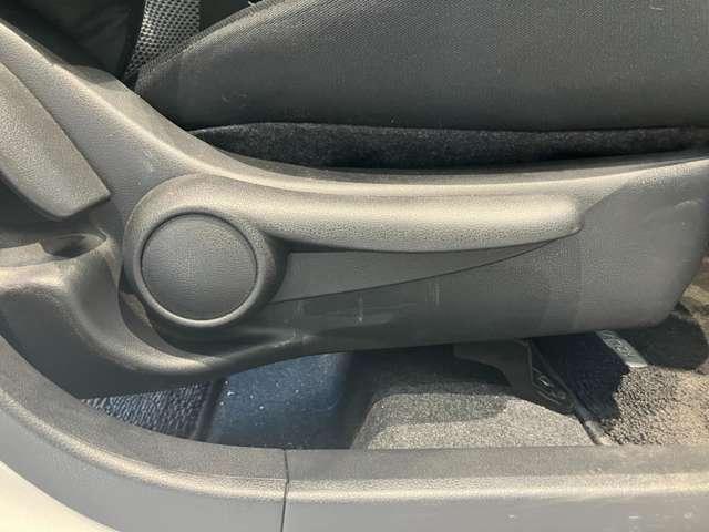 マーチ 1.2 S エマージェンシーブレーキ CDチューナー メンテナンスノート 衝突軽減ブレーキ レーンキープアシスト 1オーナ- 運転席助手席エアバック キーレス パワーウインド オートエアコン PS 運転席エアバッグ ABS(12枚目)